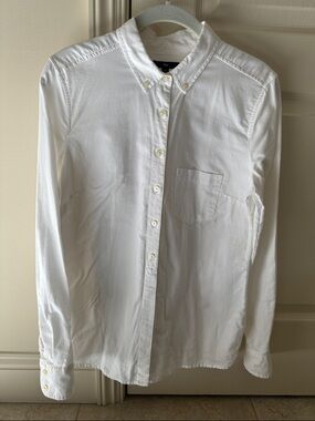 GAP Women’s White Casual Button-Down Shirt